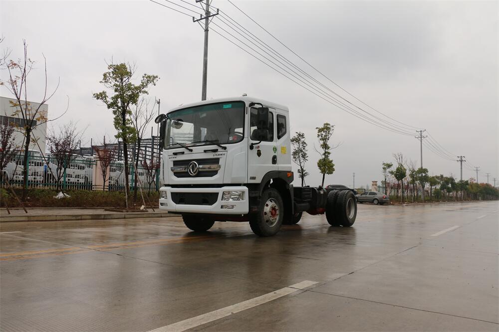 東風D9（3950，康明斯210）國六 內飾照片圖